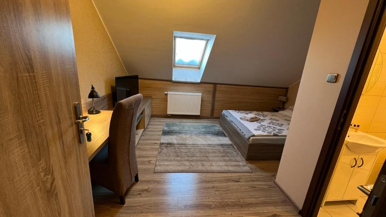 Fitnessfun Bed & Breakfast Krzyż Exterior foto